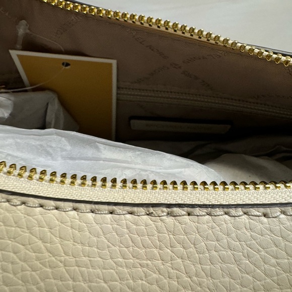 NWT MICHAEL KORS LUCINDA HANDBAG - Picture 12 of 17